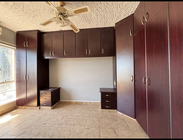 1 BEDROOM APARTMENT TO LET IN MORNINGSIDE
